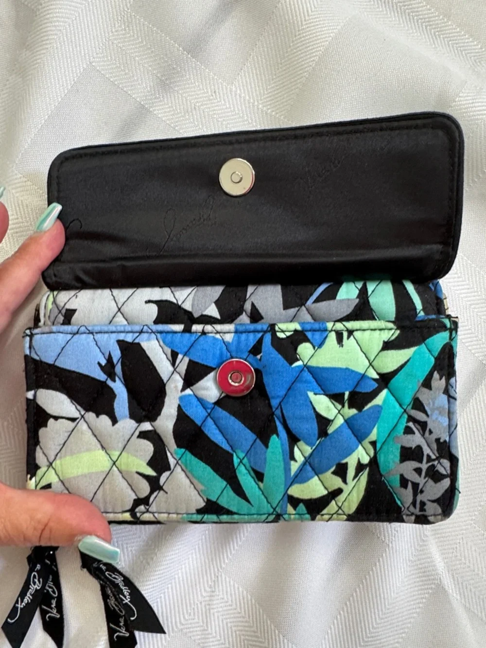 Vera Bradley Quilted Floral Zip Wallet Clutch.